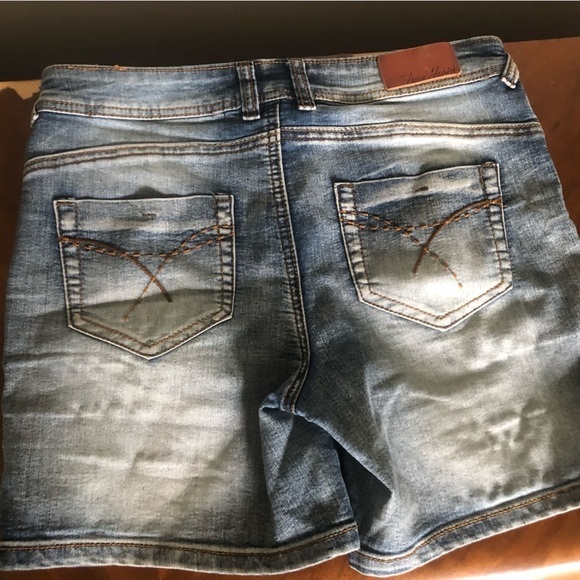 3/$30 - FOXY JEANS denim distressed look shorts - Picture 2 of 5